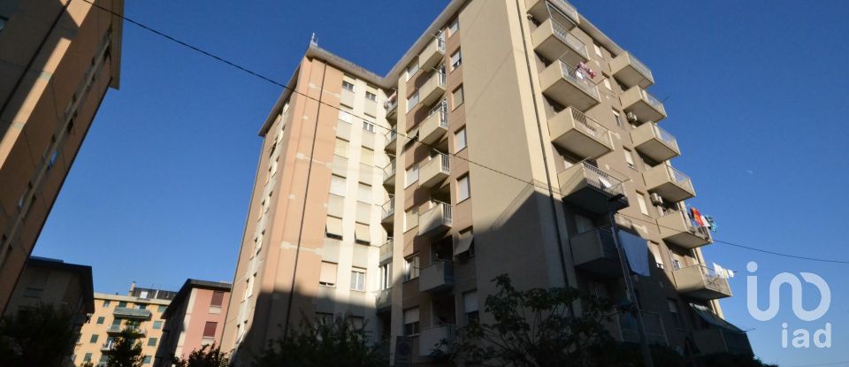 Four-room apartment of 73 m² in Genova (16149)