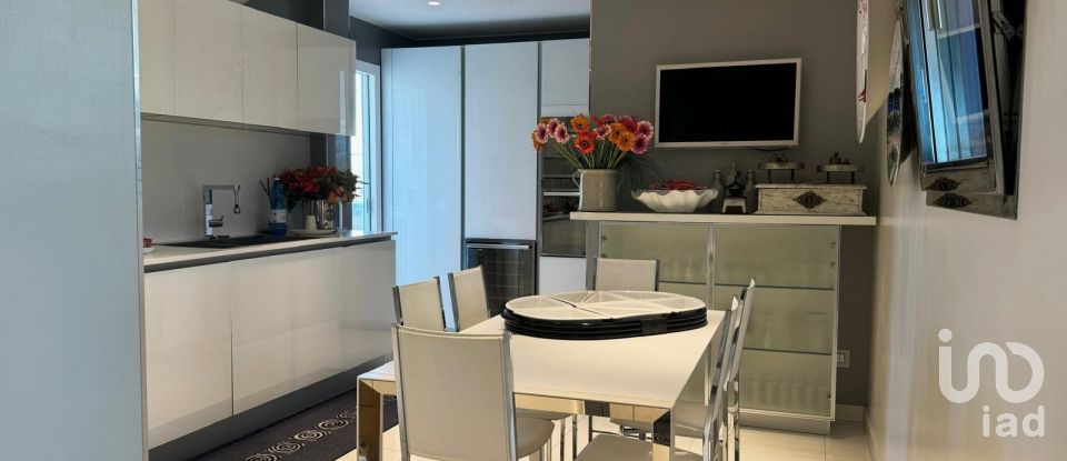 Immobile di prestigio 13 locali di 250 m² a Roma (00151)