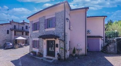 Town house 11 rooms of 199 m² in Traversetolo (43029)