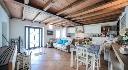 Casa indipendente 11 locali di 199 m² in Traversetolo (43029)