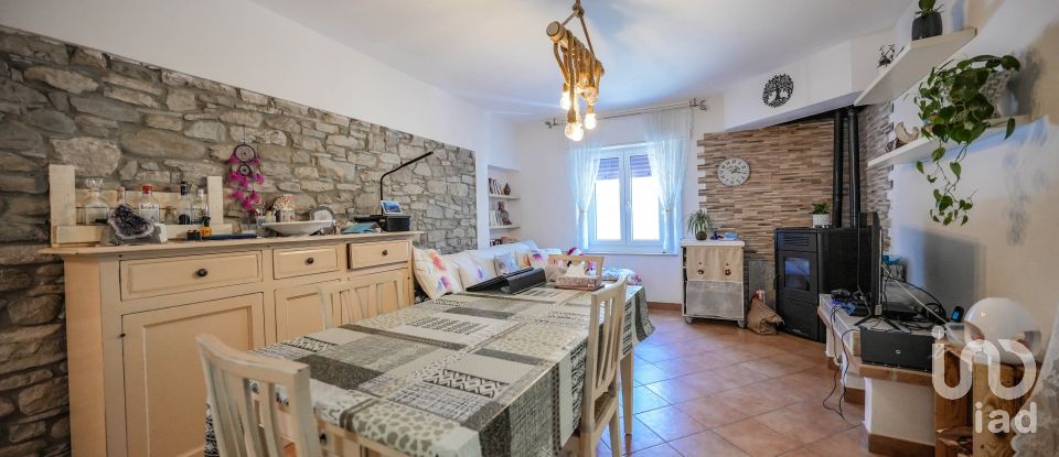 Casa indipendente 11 locali di 199 m² in Traversetolo (43029)