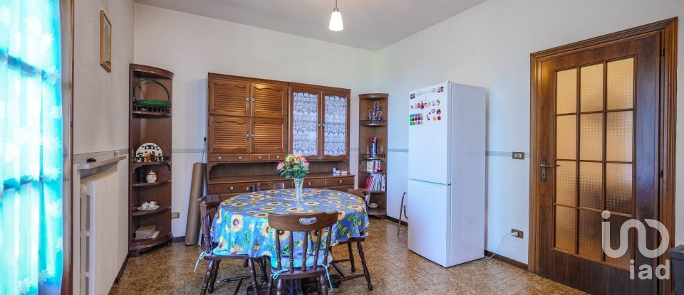 Traditional house 20 rooms of 250 m² in Langhirano (43013)