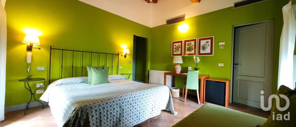 Hotel 3* of 1,200 m² in San Gimignano (53030)