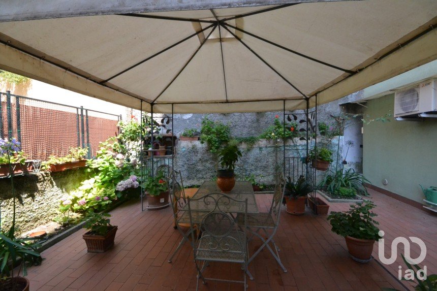 Four-room apartment of 79 m² in Genova (16133)