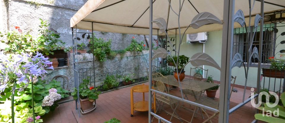 Four-room apartment of 79 m² in Genova (16133)