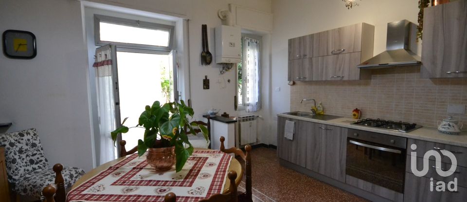 Four-room apartment of 79 m² in Genova (16133)