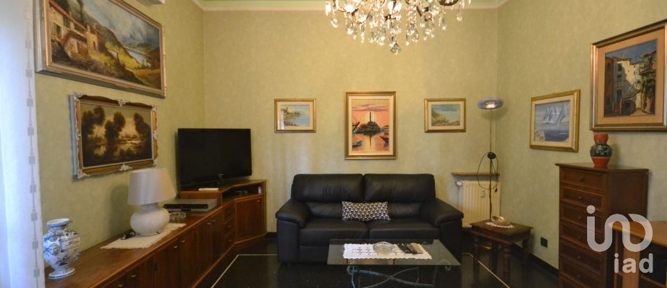 Four-room apartment of 79 m² in Genova (16133)