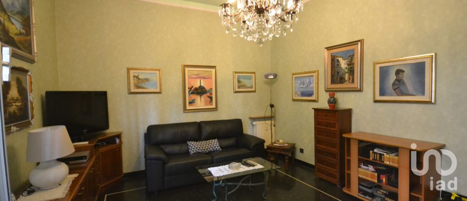 Four-room apartment of 79 m² in Genova (16133)