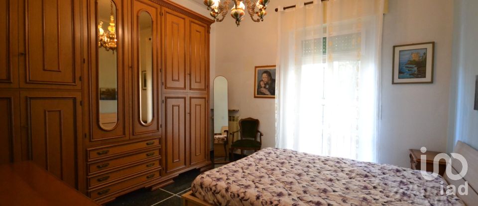 Four-room apartment of 79 m² in Genova (16133)