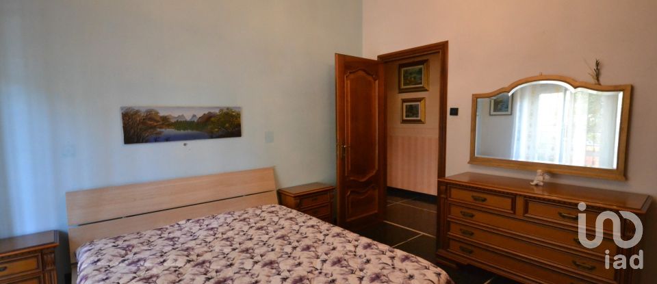 Four-room apartment of 79 m² in Genova (16133)