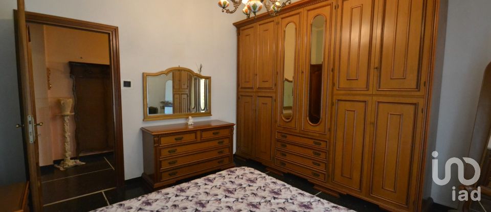 Four-room apartment of 79 m² in Genova (16133)