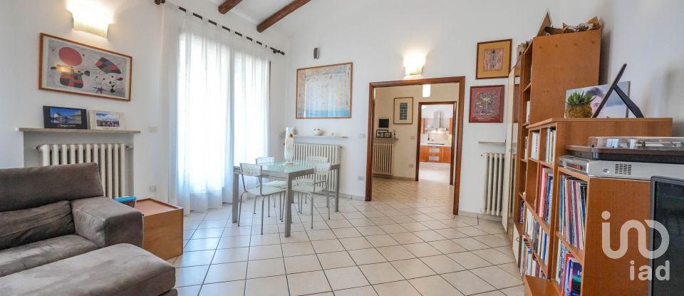 Villa Bifamiliare 7 locali di 330 m² in Ostellato (44020)