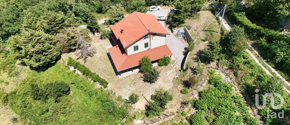 Casa indipendente 6 locali di 191 m² in San Leo (47865)