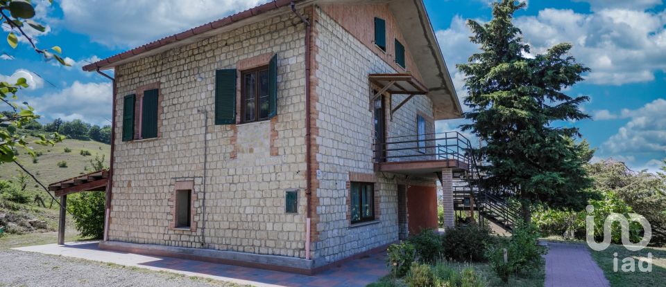 Casa indipendente 6 locali di 191 m² in San Leo (47865)