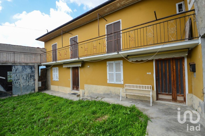 House 11 rooms of 200 m² in Prunetto (12077)