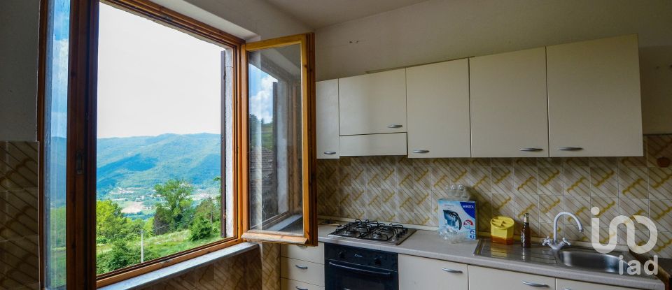 House 11 rooms of 200 m² in Prunetto (12077)