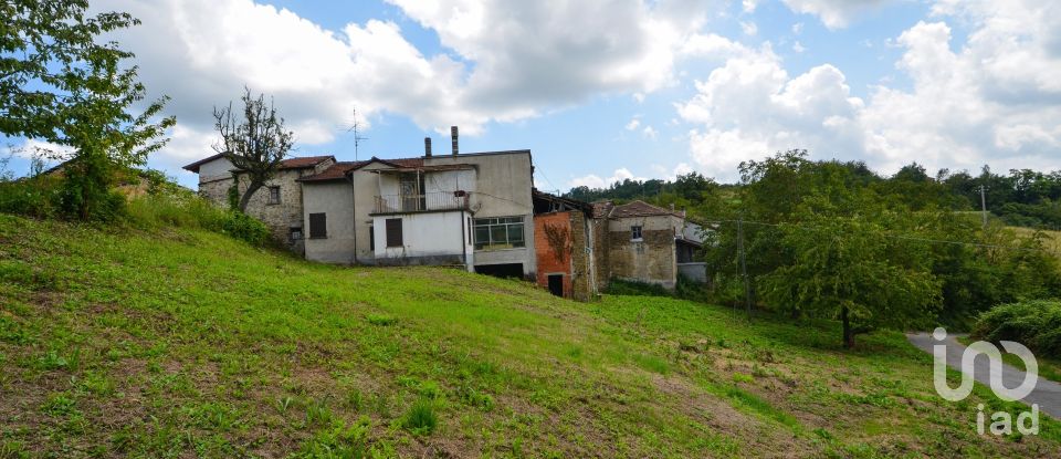 House 11 rooms of 200 m² in Prunetto (12077)