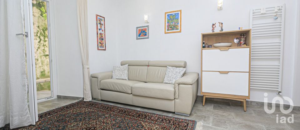 Apartment 5 rooms of 105 m² in Genova (16124)