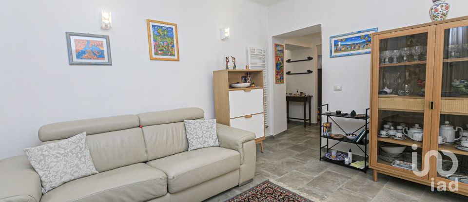 Apartment 5 rooms of 105 m² in Genova (16124)