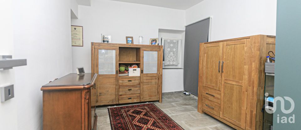 Apartment 5 rooms of 105 m² in Genova (16124)