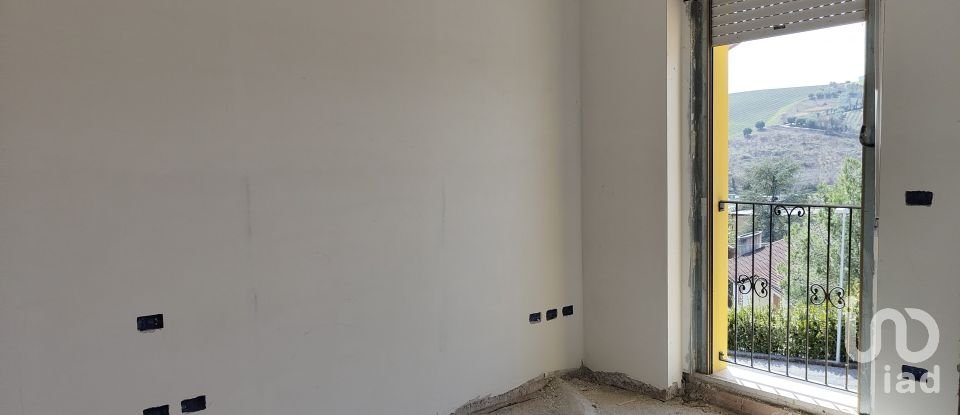 Appartamento 6 locali di 115 m² a Cossignano (63067)