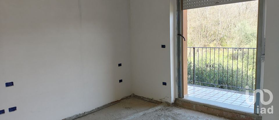 Appartamento 5 locali di 107 m² a Cossignano (63067)