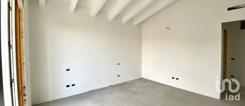 Attico / Mansarda / Loft 4 locali di 130 m² a Volta Mantovana (46049)