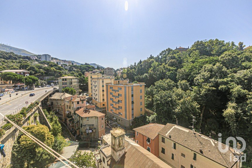 Appartamento 7 locali di 120 m² a Genova (16148)