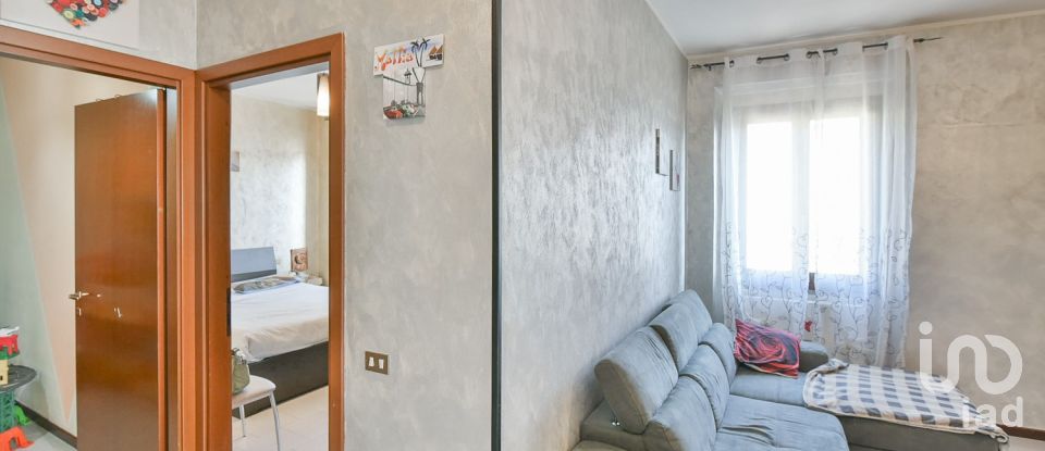 Three-room apartment of 63 m² in Carugo (22060)