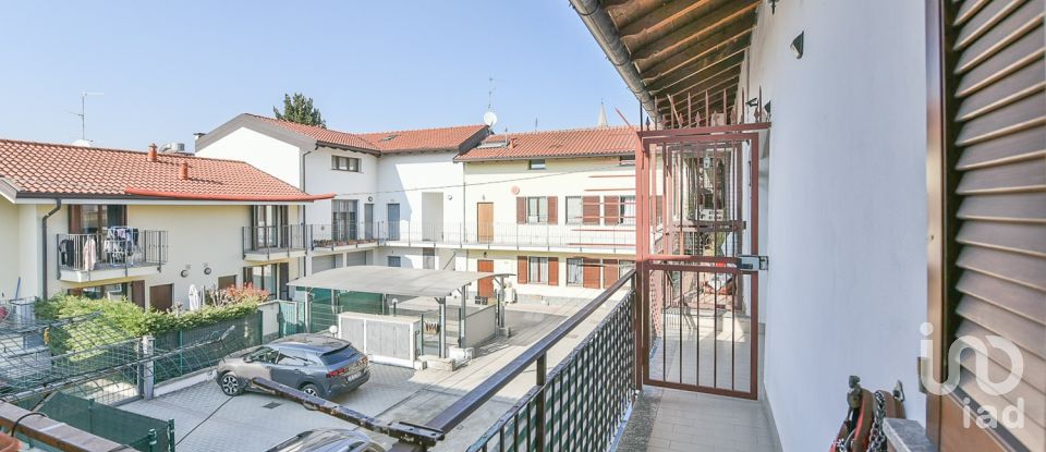 Three-room apartment of 63 m² in Carugo (22060)