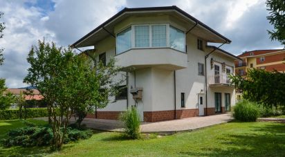 Casa 10 locali di 240 m² in Saliceto (12079)