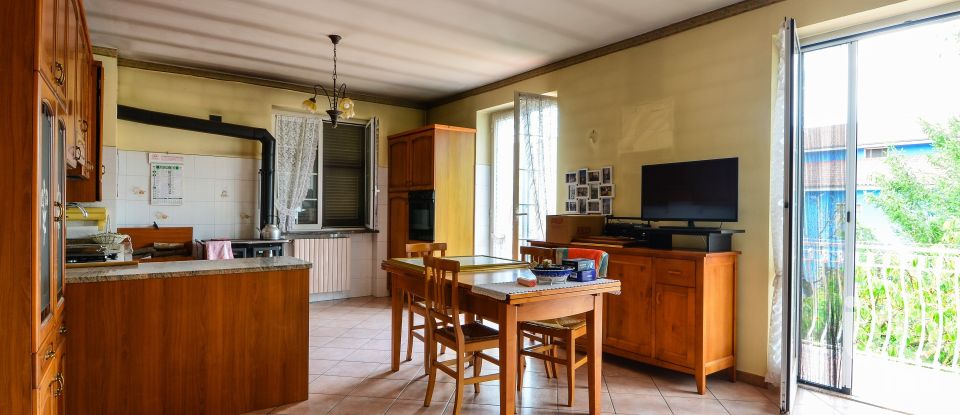 House 10 rooms of 240 m² in Saliceto (12079)