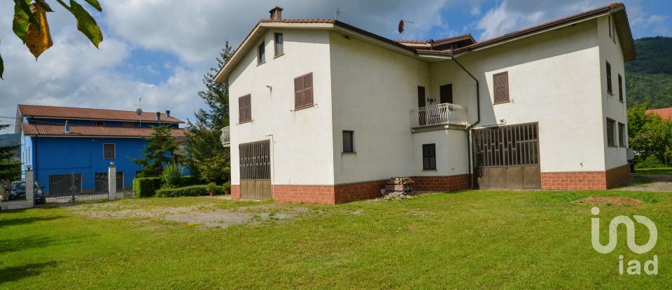 Casa 10 locali di 240 m² in Saliceto (12079)