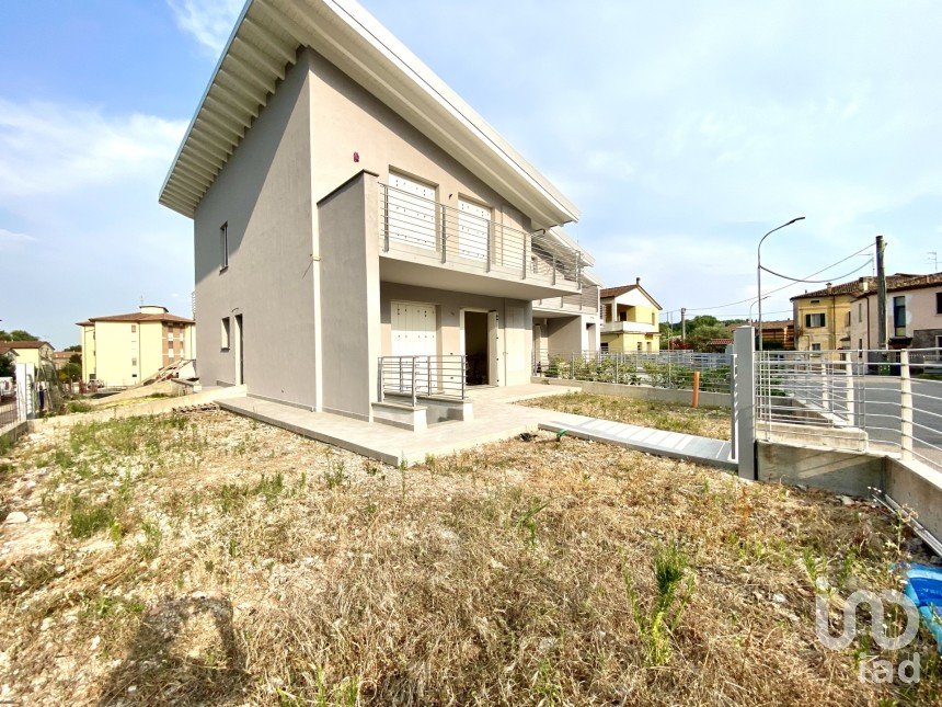 Land 4 rooms of 140 m² in Volta Mantovana (46049)