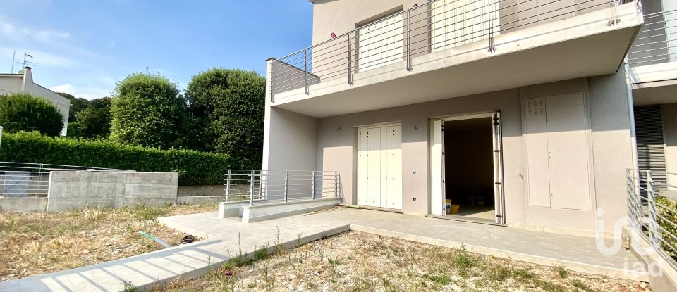 Varie superfici 4 locali di 140 m² a Volta Mantovana (46049)