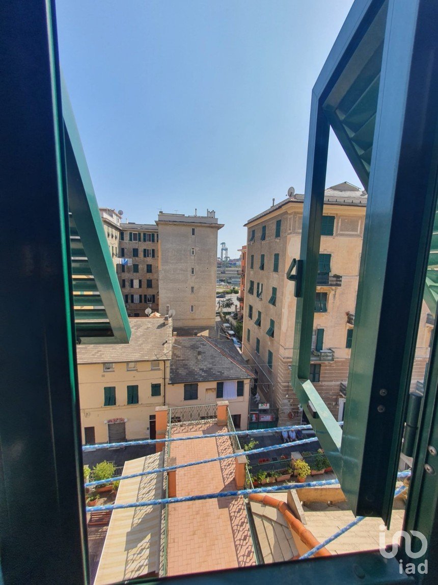 Appartamento 5 locali di 57 m² a Genova (16157)