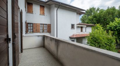 Three-room apartment of 77 m² in Sirmione (25019)