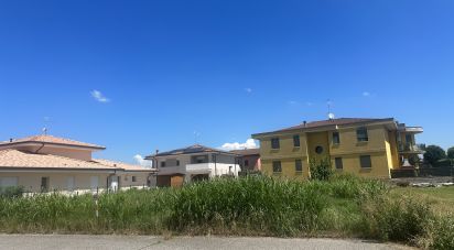 Land of 630 m² in Isola Rizza (37050)