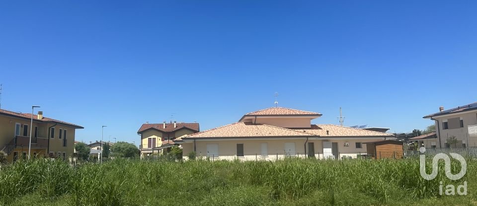 Land of 630 m² in Isola Rizza (37050)