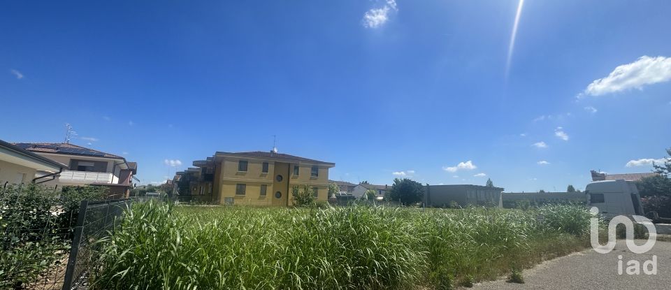 Land of 630 m² in Isola Rizza (37050)