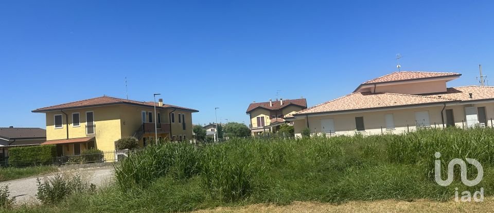 Land of 630 m² in Isola Rizza (37050)