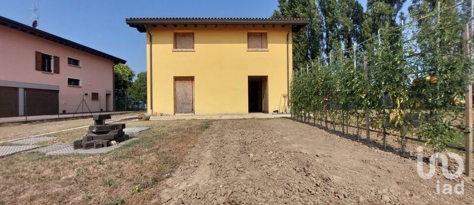 Farm 8 rooms of 200 m² in Bagnolo in Piano (42011)