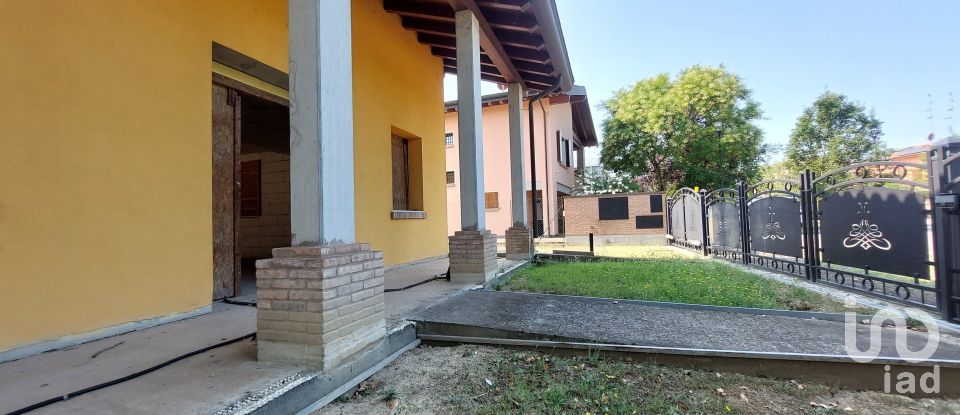 Villa 8 locali di 200 m² in Bagnolo in Piano (42011)