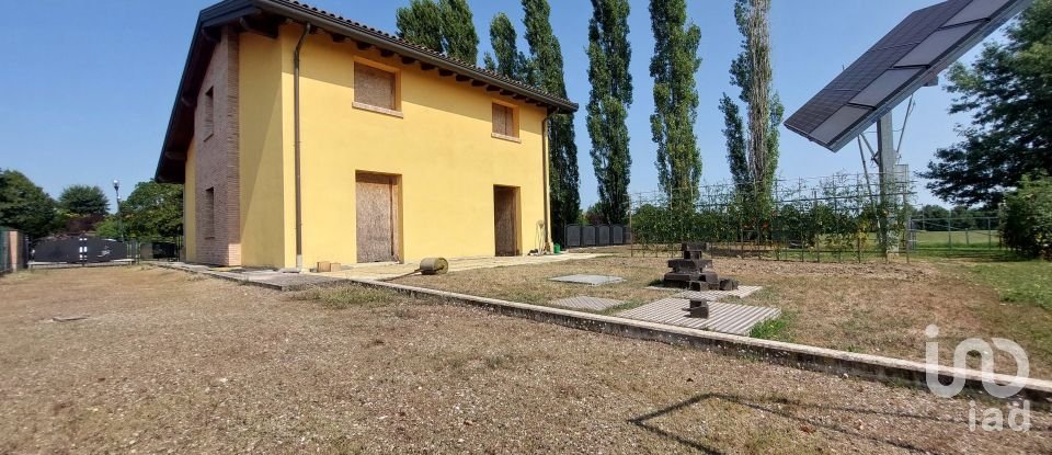 Farm 8 rooms of 200 m² in Bagnolo in Piano (42011)