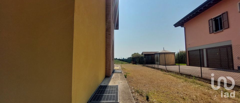 Villa 8 locali di 200 m² in Bagnolo in Piano (42011)