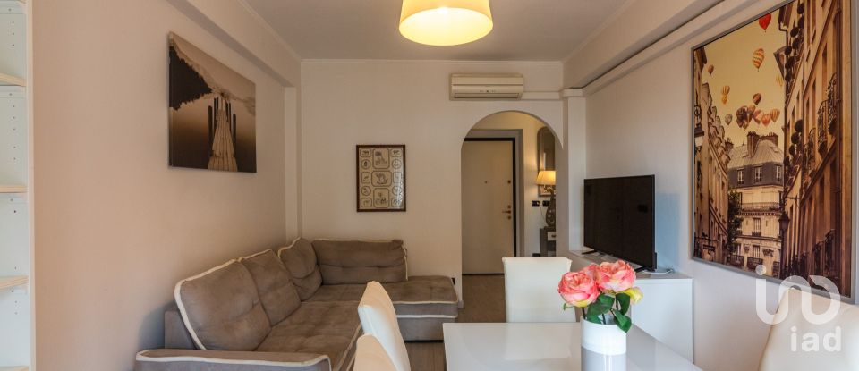 Two-room apartment of 63 m² in Milano (20149)