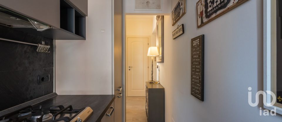 Two-room apartment of 63 m² in Milano (20149)