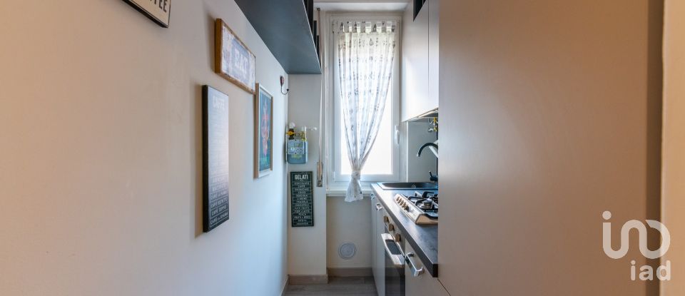 Two-room apartment of 63 m² in Milano (20149)