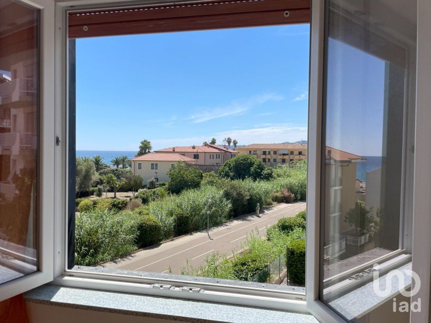 Three-room apartment of 64 m² in Santo Stefano al Mare (18010)