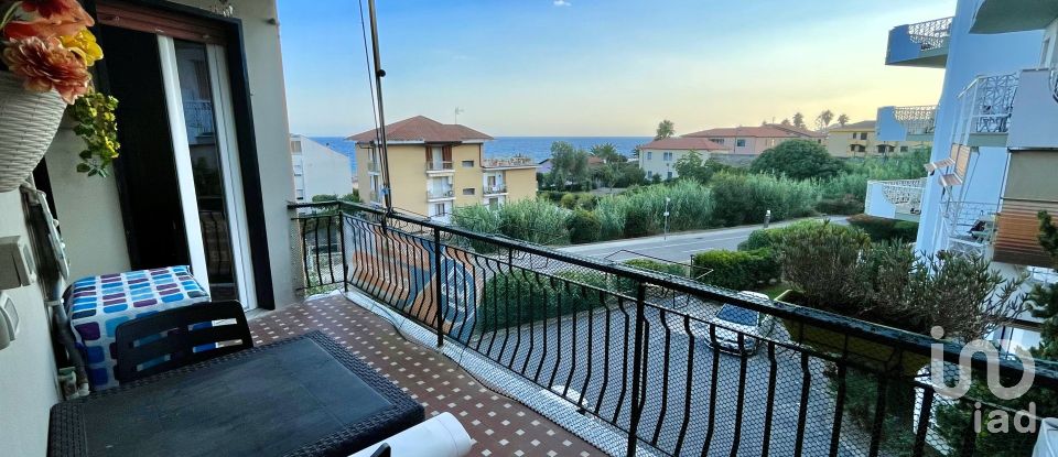 Three-room apartment of 64 m² in Santo Stefano al Mare (18010)